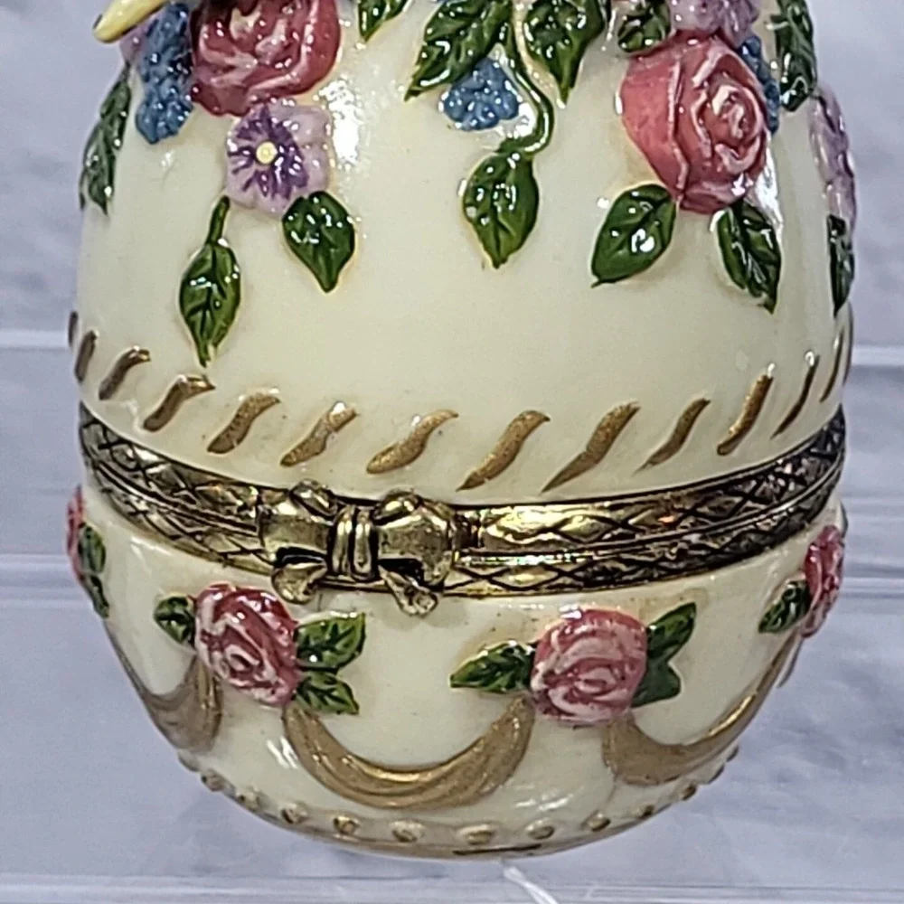 A Special Place Vintage Trinket Box Egg-Shaped Easter Floral‎ Butterflies 2000